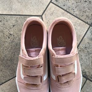 vans women's ward v sneaker
